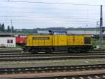 BR 203 203 737 (92 80 1203 136-7) der SC Rail Leasing Europe wartet am 13.5.2009 in Saalfeld auf Ausfahrt. Im Hintergrund die abgestellte 204 607-6.