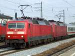 BR 120 DB 120 101 zieht mit einer weiteren 120 einen IC durch M�nchen-Pasing am 22.04.2009
