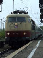 DB 103 245 in TEE Farben, die Planm��ig um die ...