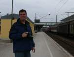 regensburg Grinsgesicht Helmut!! Jaja wenn so ein Taurus kommt das is schon was sch�nes ;-) , 14.03.2009 (Bahnbilder-Treffen Regensburg)
