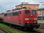 Die 151 127 am 08.08.2008 bei der Durchfahrt in Passau ...