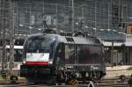 Als 700. Foto gibts die frisch lackierte ES64 U2-005 am ...