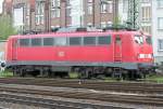 Die 110 243-3 steht ...  Eric Otten 17.05.2009