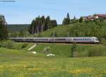 101 028-9 mit dem IC2270 Schwarzwald (Konstanz-Stralsund) am km 69,9 ...
