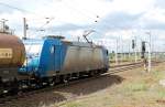 185-CL 004 der R4C f�hrt aus dem Bahnhof Bitterfeld Richtung ...