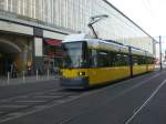 Stra�enbahnlinie M5 nach S-Bahnhof Hackescher Markt am S+U Bahnhof Alexanderplatz. ...