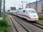 402 038-4 bei der Einfahrt in den Dortmunder Hauptbahnhof am ...