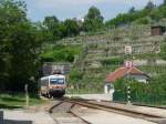 Der 5047 001-2 hat gerade den Schlo�berg-Tunnel verlassen und h�lt ...