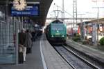 185 542-8 bei der Durchfahrt durch den Freiburger Hbf am ...