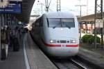 401 580-6 bei der Einfahrt in den Freiburger Hbf am ...