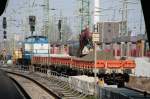 1401 der D & D Eisenbahngesellschaft mit Bauzug in Bremen. ...