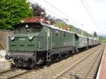 br-1670 19.05.2009, 1670.09 mit dem ersten 'Giselazug' der Saison in der Haltestelle Kitzb�hel-Hahnenkamm