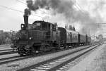 DT1.07 verl��t am 16.05.2009 als Nostalgiesonderzug nach Ernstbrunn den Bahnhof ...