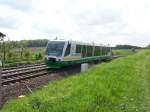 Vogtlandbahn VT 43 der Vogtlandbahn, kurz nach Verlassen des Bahnhofes Herlasgr�n auf dem Weg nach Plauen bzw. Hof.