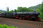 BR 01 10 ... da kam der Zug unter ohrenbet�ubendem Quietschen erneut zum Stehen, kaum dass er 100m gefahren war. (Bacharach, Ausfahrt Richtung Bingen-Bingerbr�ck, 16.05.2009).