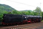 BR 01 10 ... ohne Dampf rollte die Lok aus... (Bacharach, 16.05.09).