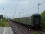 D-Zuge Hier nochmal eine R�ckansicht des 11-Waggon-langen Sonderzuges aus Cottbus nach D�sseldorf Hbf. L�bbenau/Spreewald 
den 21.05.2009 um 12:04 Uhr.