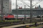 BR 143 mit Zugen Eine 143 vor einem IC? Das Kuriosum ist schnell erkl�rt: Die fr�nkische 143 876 war am 16.05.09 zum Auf- & Abstelldienst nach Pasing verdonnert worden. (M-Hbf/BB-Treffen)