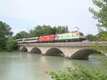 br-1116-vor-personenzugen 1116 007-4 �berquert auf ihrem Weg nach Salzburg die Saalachbr�cke in Freilassing
