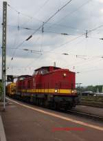 Sonstige Ein Bauzug, gezogen von zwei DR V100 (V150-15 und V150-12) der EBW, passiert am 21.05.2009 R�desheim Bf.