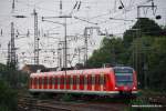 S-Bahn Rhein-Ruhr S1 Ri. D�sseldorf Hbf (422 513-2) f�hrt am 21. Mai 2009 um 19:13 Uhr in Duisburg Hbf ein