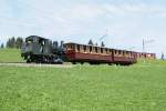 RB Rigi Bahnen Der Dampfzug aus Arth-Goldau mit der H 2/3 17 n�hert sich am 21.3.09 Rigi Staffel.