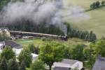 BR 65 65 1049-9 ist am 22.05.09 kurz nach dem Bahnhof Raschau Richtung Markerbach unterwegs.