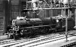 03 1043 im Bw Hagen-Eck. hat ihre Sand+Kohlevorr�te erg�nzt.
Aufn.1966  ...