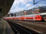 Doppelstock-Steuerwagen (2. Gattung) als RE2 nach Wismar am Ostbahnhof.  ...