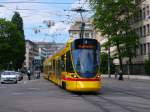 strasenbahn-basel-bvb-blt Ein Tango vom Stadler der BLT auf der BVB Linie 8.
Dreirosenbr�cke 22.05.09
