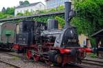 BR 89 Ein Sonntagsausflug ins Eisenbahnmuseum Neustadt/Weinstrasse: Begr��t wird man direkt am Eingang von 89 7159, einer bei Henschel 1910 gebauten T3, Bauart Cn2. An Pfingsten 2009 soll sie ihren n�chsten Fahrtag erleben. Aber es warten teure Revisionen auf Sie. Daher hat sich das Museum etwas einfallen lassen. Man kann die Patenschaft f�r eines oder mehrere der 132 auszutauschenden Siederohre �bernehmen. (Neustadt, Mai 2009).