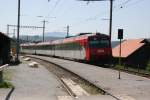 SOB Sudost-Bahn Die S31 8851 mit RBDe 566 080 verl�sst am 23.5.2009 den Bahnhof Altmatt. 