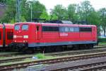 BR 151 Geballte Kraft auf 6 Achsen: die 151 075-9 der Railion. Sie steht hier auf einen Nebengleis des Mindener HBf am Nachmittag des 03.05.2009.