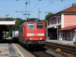 Die 151 064 am 23.05.2009 mit einem Containerzug bei der ...