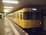 U-Bahnlinie 7 nach U-Bahnhof Rudow im U-Bahnhof Bayrischer Platz.  ...