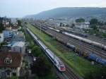 ICN f�hrt westw�rts Richtung Biel PB. Rechts RB Biel Ostseite, ...