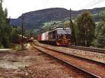 El14 14 2180 mit einem G�terzug bei �stre am 8-7-2000. Bild und scan: Date Jan de Vries.