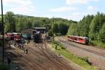642 557-3 der DB Erzgebirgsbahn passiert am 23.05.09 des Eisenbahnmuseum ... 642 557-3 der DB Erzgebirgsbahn passiert am 23.05.09 des Eisenbahnmuseum ...