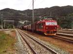 El16 16 2214 mit einem G�terzug bei St�ren am 6-7-2000. Bild und scan: Date Jan de Vries.