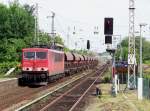 BR 155 155 179-5 ballert hier mit seinem G�terzug durch den Bhnhof von K�nigs Wusterhausen in Richtung L�bbenau/Spreewald. 22.05.2009 