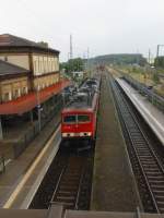 Hier 155 216-5 mit einem G�terzug in Richtung Dessau, bei ...