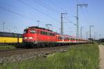 br-110-bugelfalte 110 404 bei der Durchfahrt von Regensburg Ost.