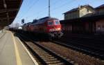 232 694-0 und 233 451-4 legen sich in die Kurve ...