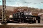 Bw W�rzburg 1976.118 047 verl�sst gerade die Drehscheibe f�r
eine Rangierfahrt, ...