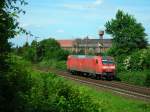 145 018 in Limmer, das Motiv wird leider bald gesprengt. ...