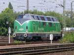 220 053-3 von Reuschling in Oberhausen-West am 25.5.2009  ...