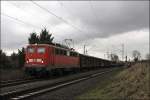 BR 140 mit Zugen Am Harkortsee ist 140 815 mit einem Frachtzug in Richtung Witten unterwegs. (28.03.2009)
