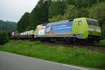 BR 152 Werbeloks Das Warten hat sich gelohnt, denn nach dem ganzen roten Standart am 26.05.2009 kurz vor Bad Sooden-Allendorf kam pl�tzlich 152 005-5 mit ihrem GZ in Fahrtrichtung Norden um die Ecke.