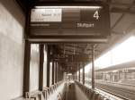 Zugzielanzeige des IC 2365 nach Stuttgart am fr�hen Morgen des ...