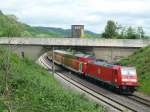 BR 146 mit Zugen 146 238-1 schiebt RE 4708 Konstanz - Karlsruhe Hbf aus Singen(Htw). 28.05.09